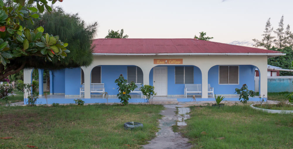 Golden Sands Guest House Treasure Beach Exterior photo